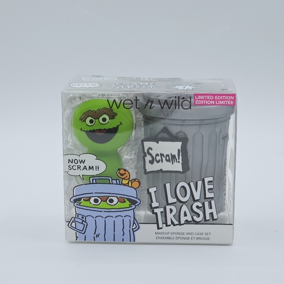 Wet n Wild x Sesame Street I Love Trash Makeup Sponge & Case Set - Picture 2 of 4